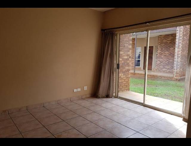 2 BEDROOM APARTMENT FOR SALE IN DASSIE RAND